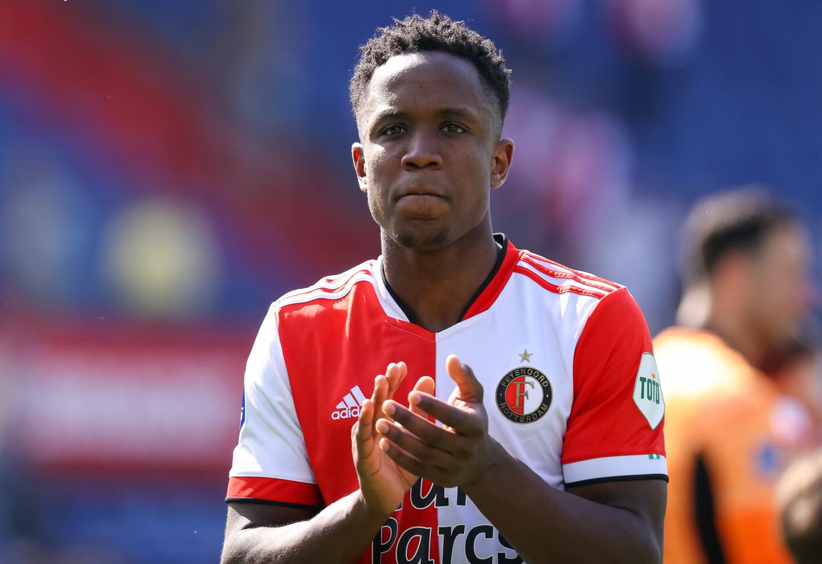 Leeds United confirm Sinisterra signing, Sky pundit reacts instantly