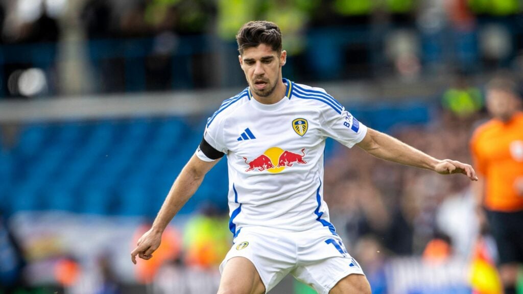 Manor Solomon in action for Leeds United.