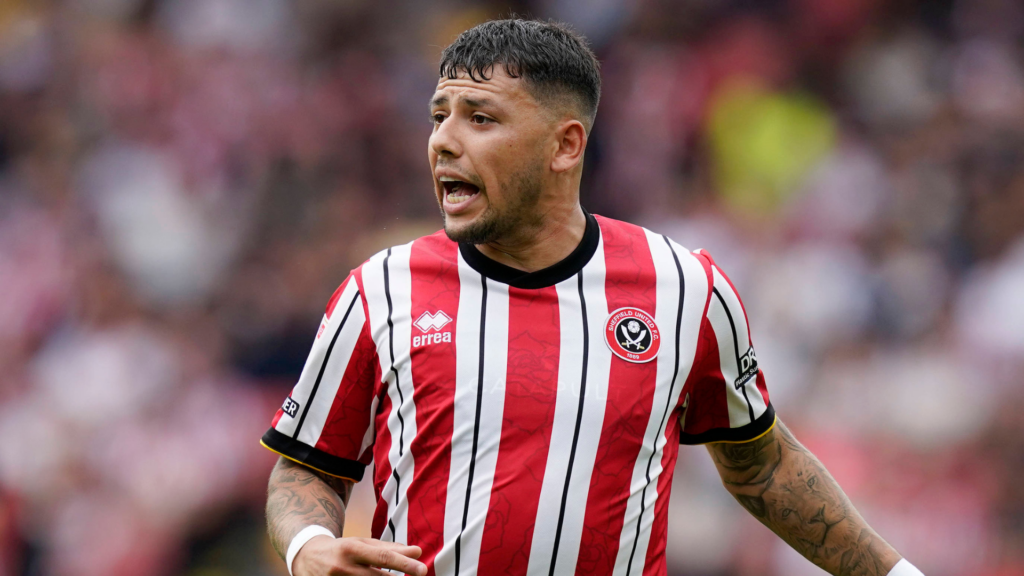 Leeds United target Gustavo Hamer in action for Sheffield United.
