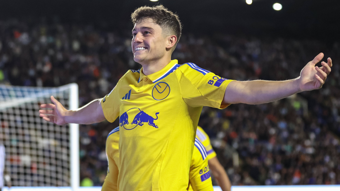 Dan James celebrates scoring for Leeds