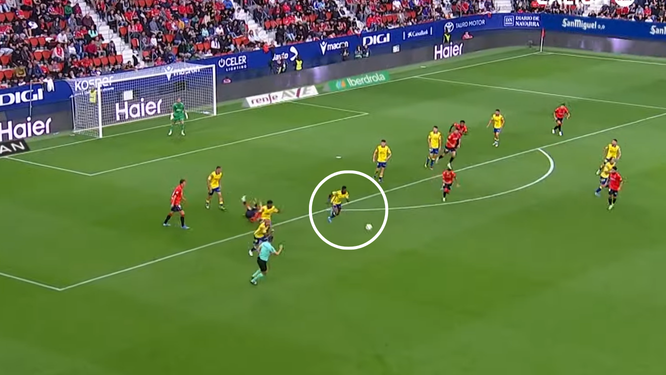 Dario Essugo in action for Las Palmas