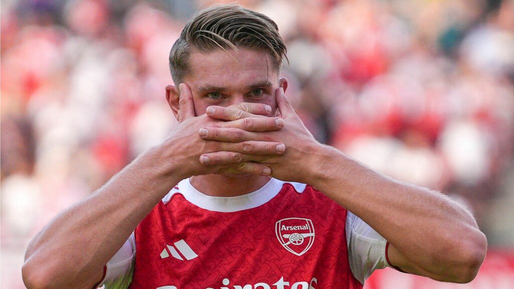 Viktor Gyokeres celebrating for Arsenal