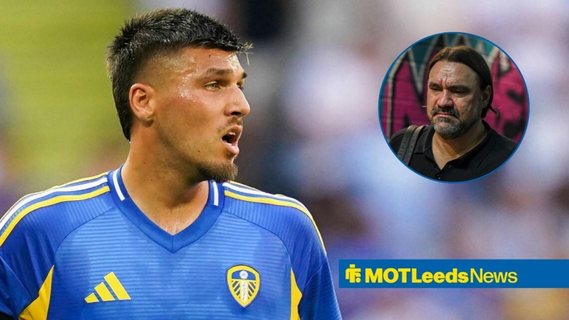Joel Piroe in Leeds away kit with Daniel Farke in frame