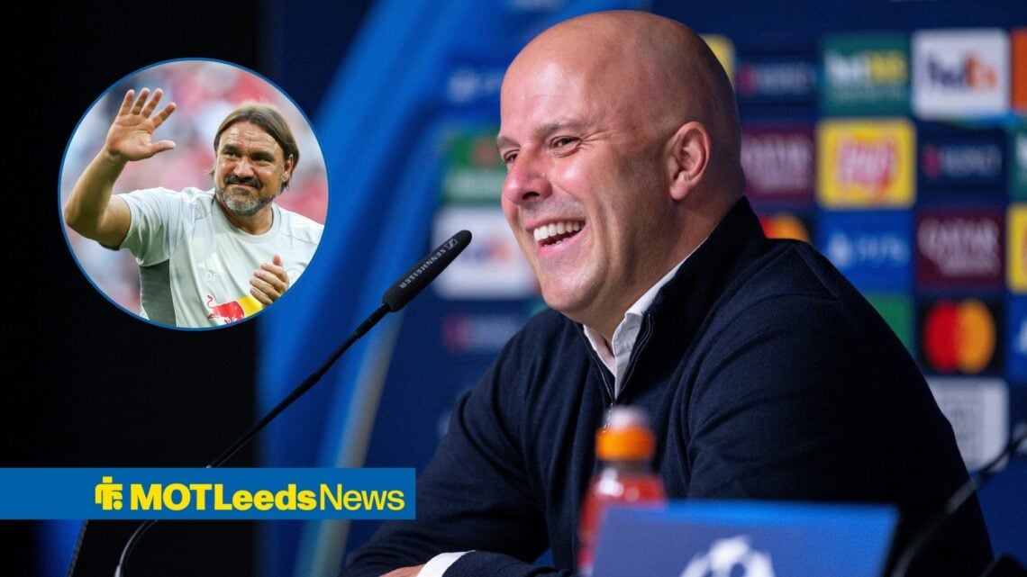 Arne Slot smiles at a press conference for a Liverpool game. To the left is a circle with Leeds boss Daniel Farke waving.
