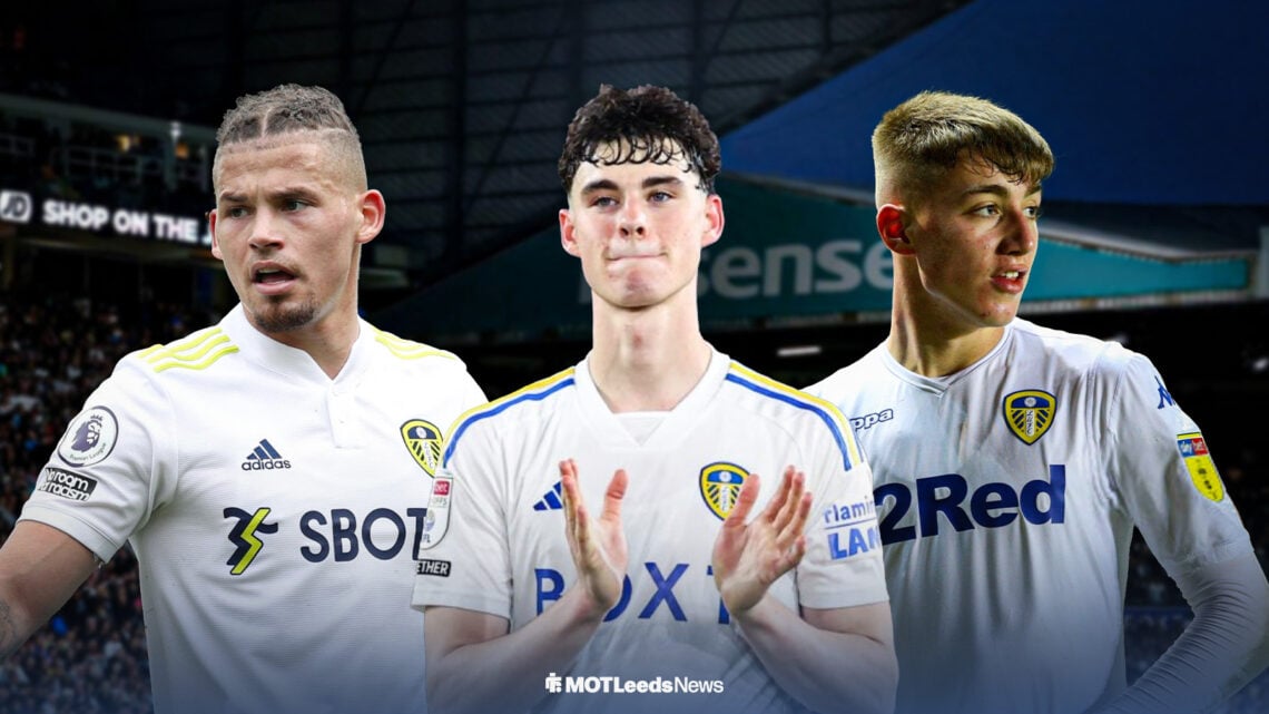 Archie Gray clapping in the middle of Kalvin Phillips and Jack Clarke, all in their Leeds home shirts