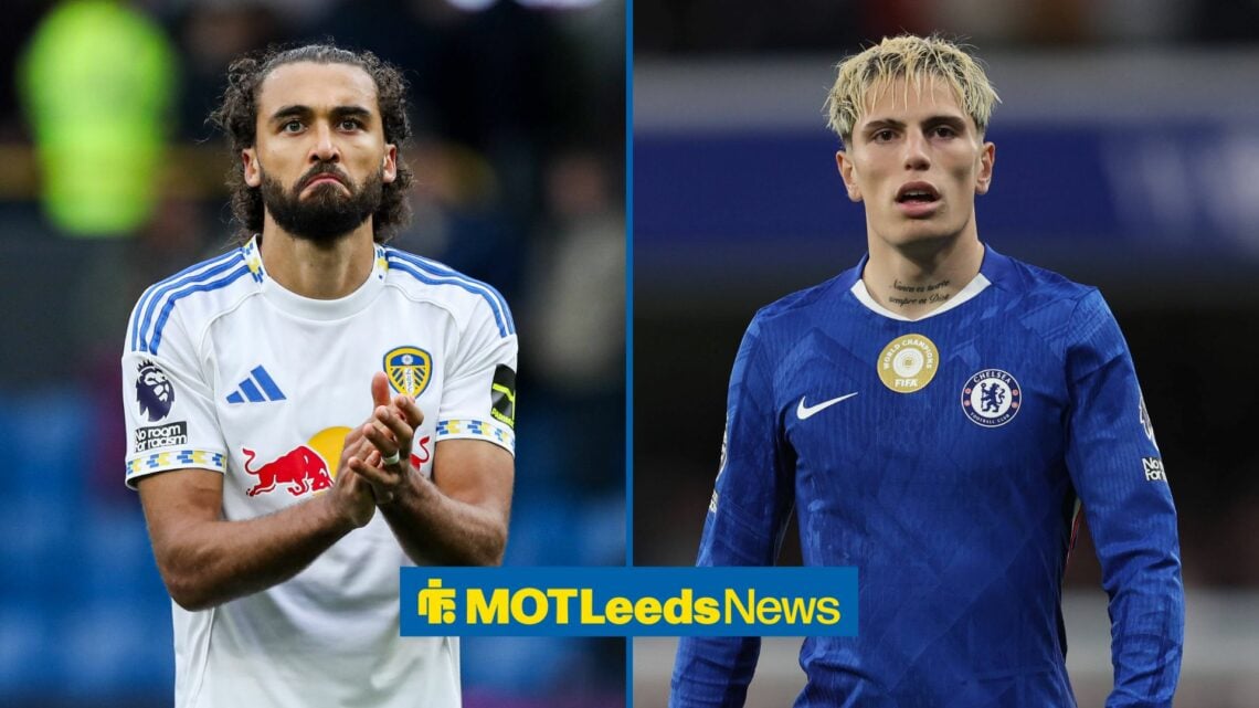 Dominic Calvert-Lewin on left clapping Alejandro Garnacho on right