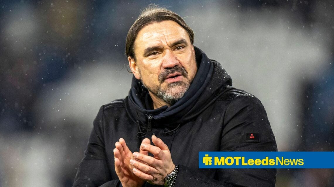 Daniel Farke applauding fans